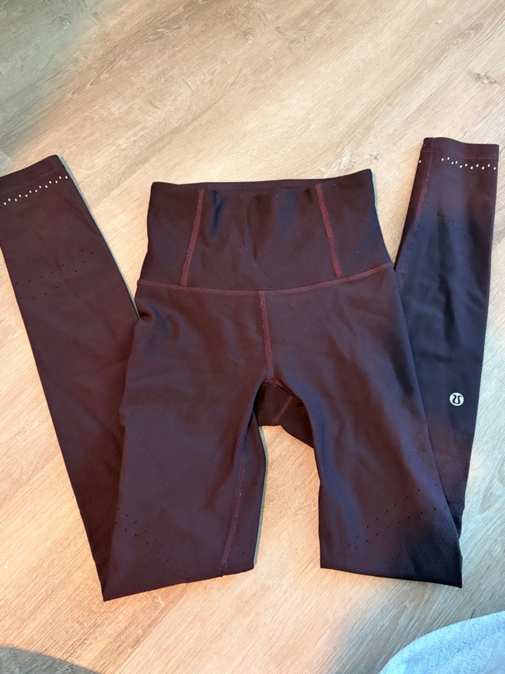 Lululemon maroon leggings